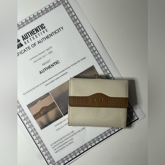 Christian Dior CD logo bifold wallet - Picture 4 of 12